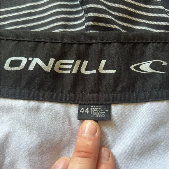 O’Neill Men’s Striped Board shorts /trunks - Picture 8 of 9